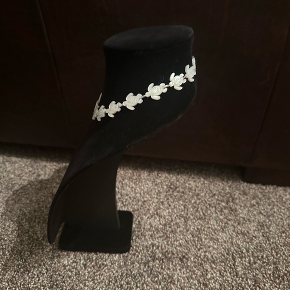 Hand Crafted Mother of Pearl Turtle & Sterling Silver Necklace “One of a Kind” - Picture 2 of 3